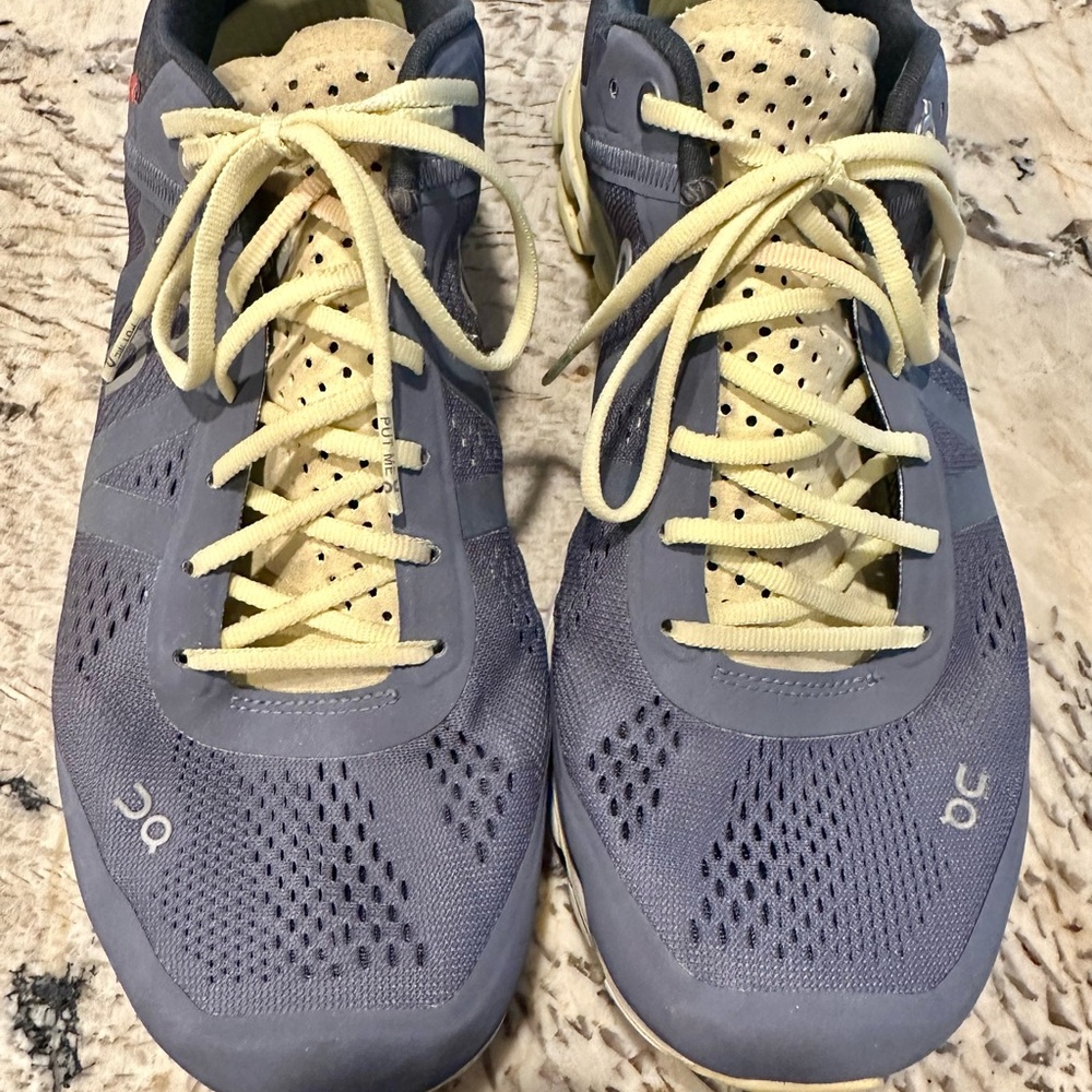 OC On Cloud Gray and Light Yellow Athletic Running Shoes Women’s W8 Sneakers